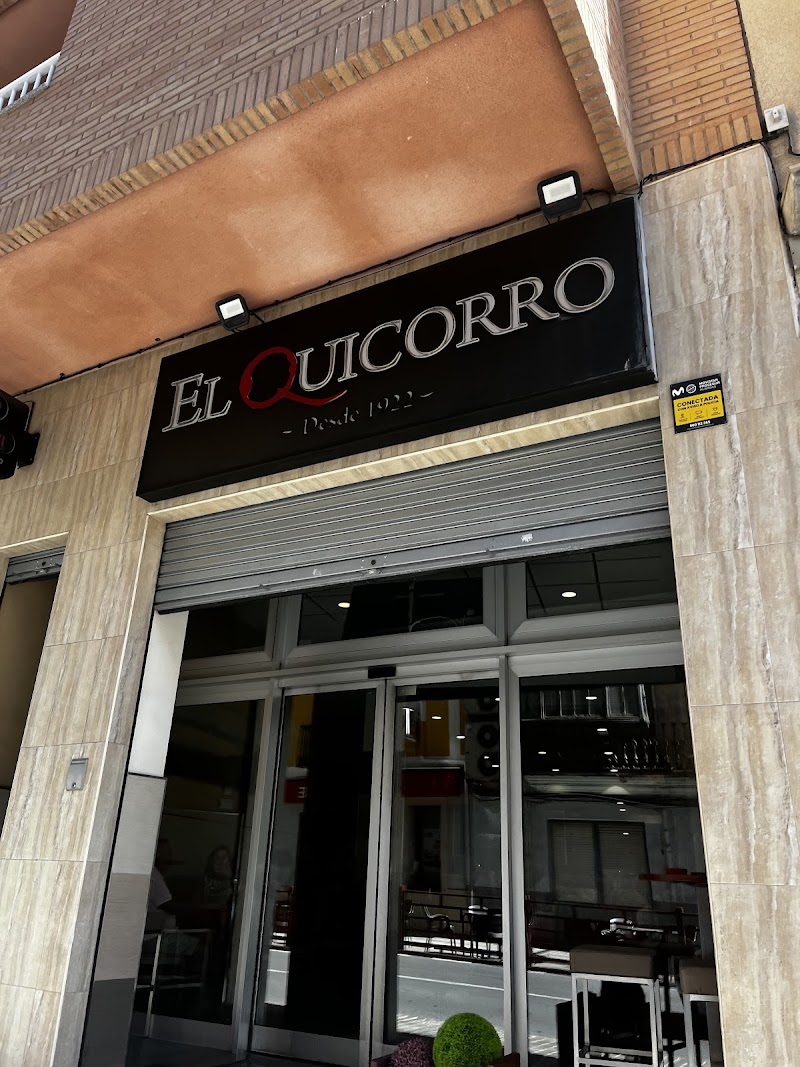 Fachada del restaurante El Quicorro en Xixona
